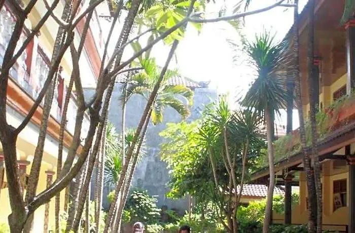 Gora 2* Kuta (Bali)